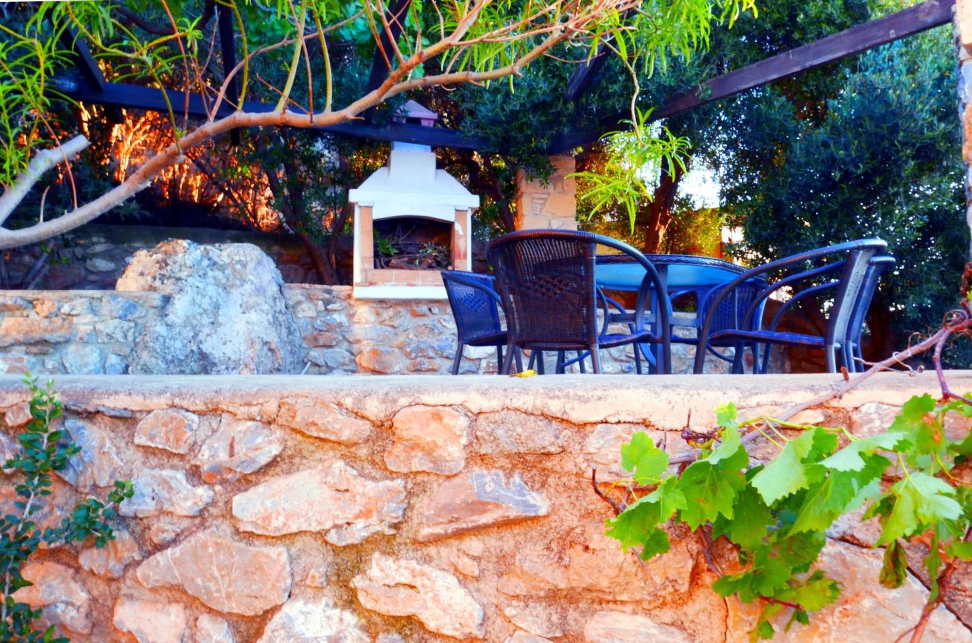 Elegeo Rockhouse Agia Marina (Leros)
