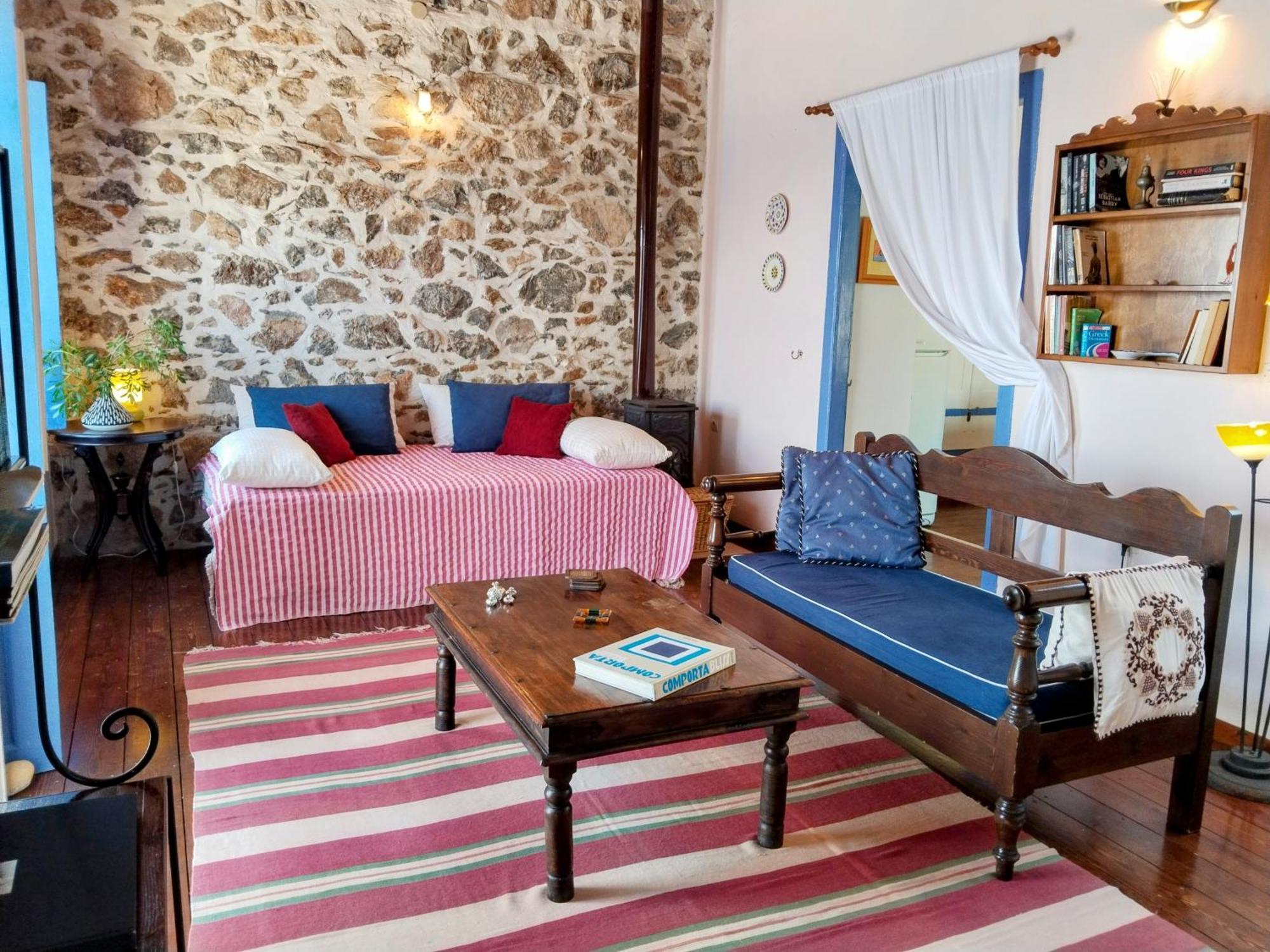 Elegeo Rockhouse Holiday home